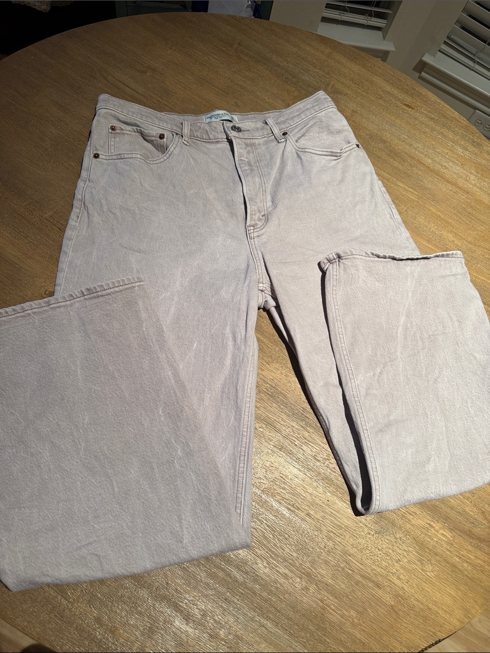 Abercrombie High Rise 90s Relaxed Jeans Taupe 30 Short